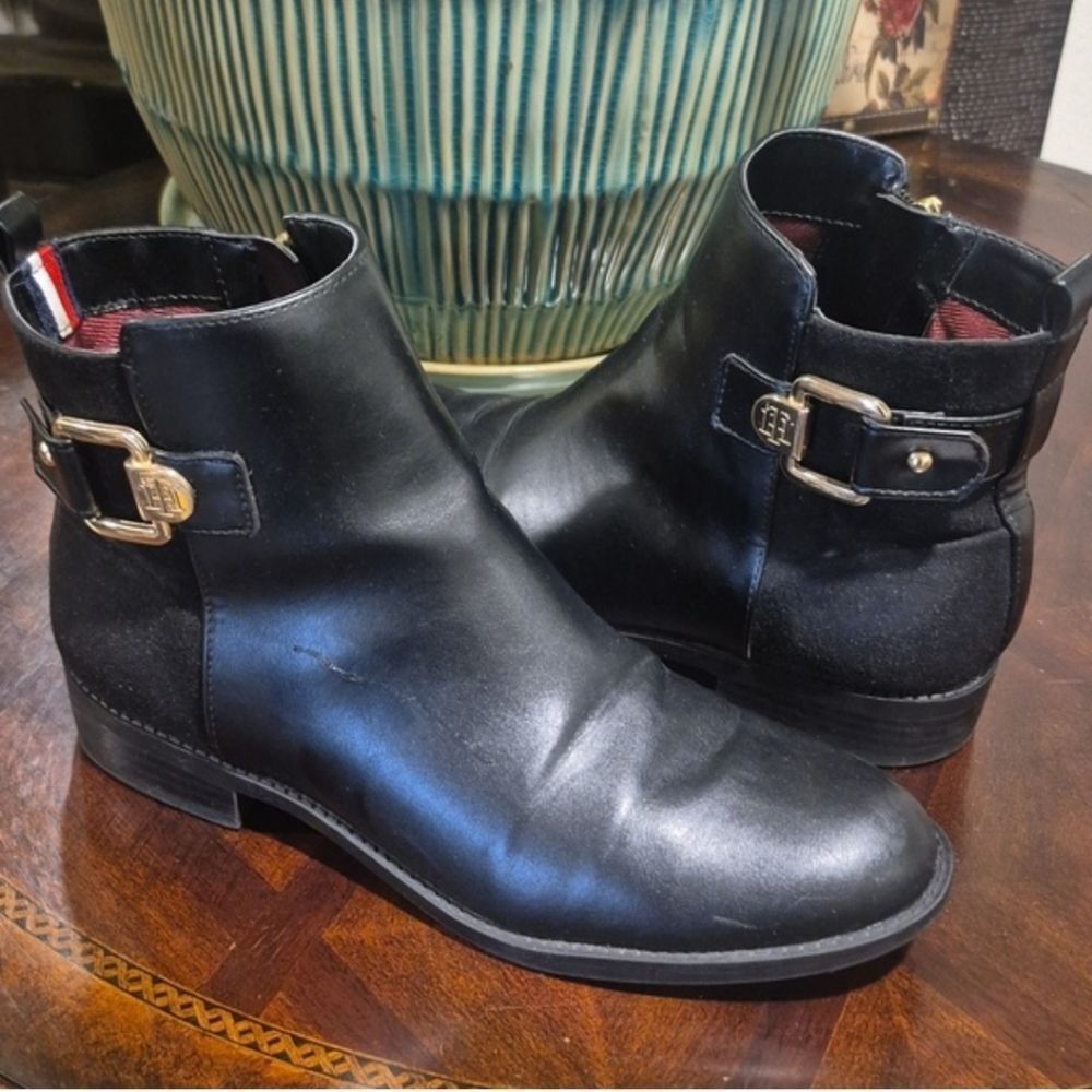 Tommy Hilfiger Blavk Leather Buckle Boot Size 8